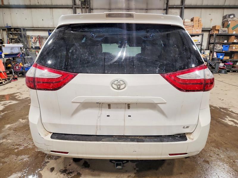 Продажа на аукционе авто 2018 Toyota Sienna, vin: 5TDKZ3DC4JS965592, номер лота: 74281225
