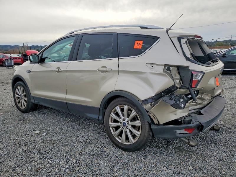 99360295 :رقم المزاد ، 1FMCU0JD3HUC26889 vin ، 2017 Ford Escape مزاد بيع