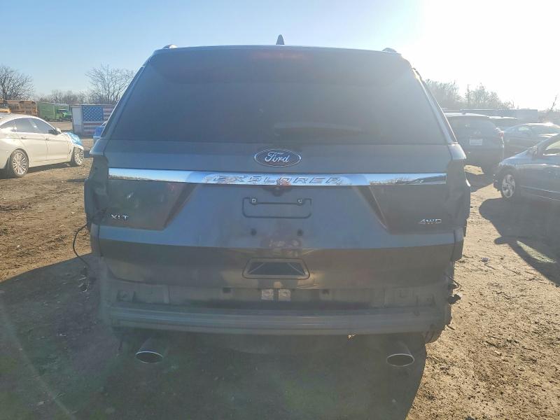 97595595 :رقم المزاد ، 1FM5K8D89JGB52863 vin ، 2018 Ford Explorer مزاد بيع