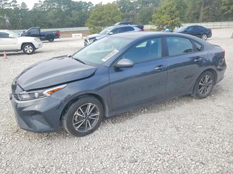 2023 Kia Forte მანქანა იყიდება აუქციონზე, vin: 3KPF24AD6PE572060, აუქციონის ნომერი: 97952385