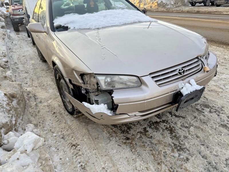1998 Toyota Camry მანქანა იყიდება აუქციონზე, vin: 4T1BG22KXWU836748, აუქციონის ნომერი: 73780485