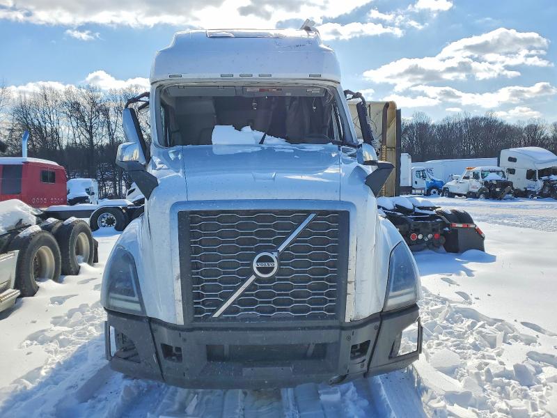 Продаж на аукціоні авто 2022 Volv Vn, vin: 4V4NC9EH9NN312610, номер лоту: 74812255