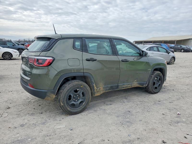 98111045 :رقم المزاد ، 3C4NJDAB2JT262178 vin ، 2018 Jeep Compass مزاد بيع