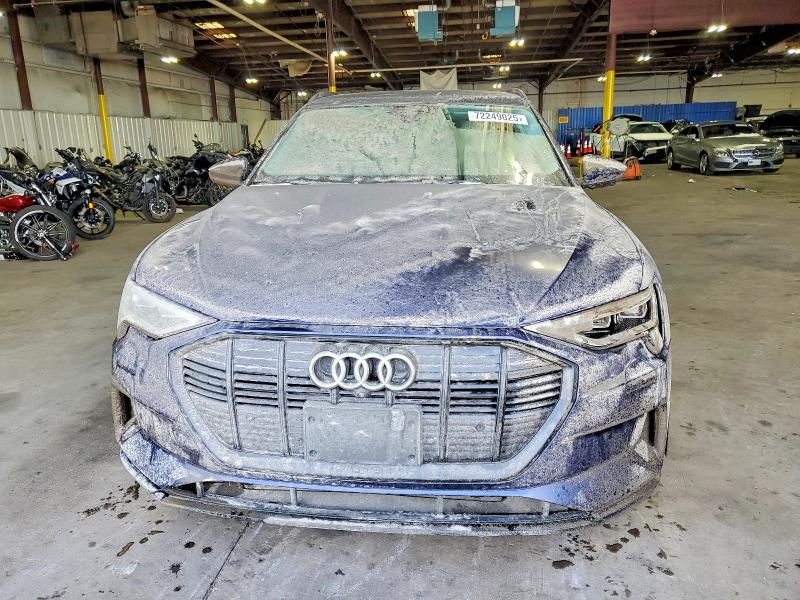 Продажа на аукционе авто 2021 Audi E-tron, vin: WA1AAAGE0MB032640, номер лота: 72249025