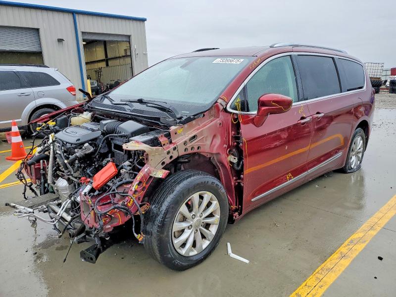 73395675 :رقم المزاد ، 2C4RC1BG9KR650968 vin ، 2019 Chrysler Pacifica مزاد بيع