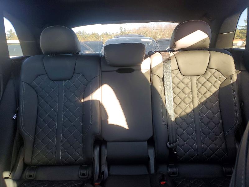 Продажа на аукционе авто 2025 Audi Sq5 Premiu, vin: WA1B4AFY2S2056748, номер лота: 99330105