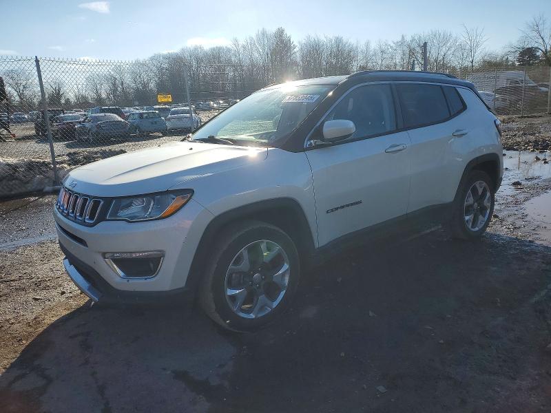 97858045 :رقم المزاد ، 3C4NJCCB4JT301733 vin ، 2018 Jeep Compass مزاد بيع