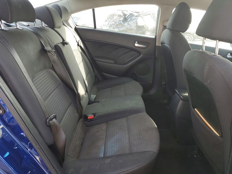 99210835 :رقم المزاد ، 3KPFL4A71JE174897 vin ، 2018 Kia Forte مزاد بيع