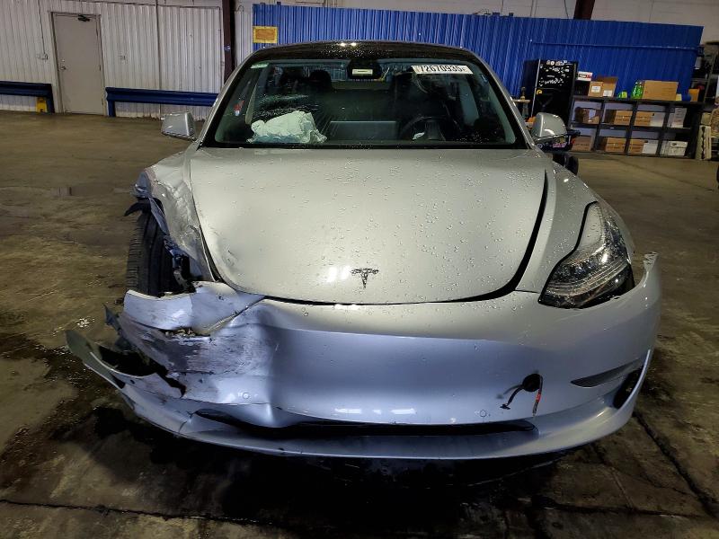 72670935 :رقم المزاد ، 5YJ3E1EBXJF104383 vin ، 2018 Tesla Model 3 مزاد بيع