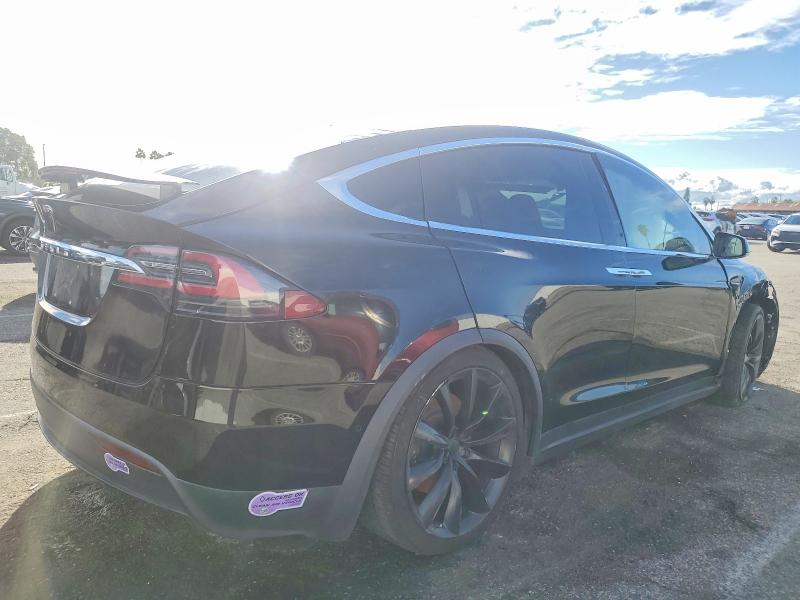 Продажа на аукционе авто 2018 Tesla Model X, vin: 5YJXCBE24JF115117, номер лота: 99388805