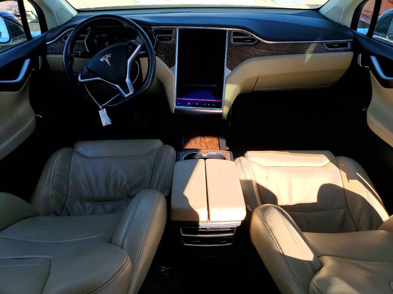 2017 Tesla Model X მანქანა იყიდება აუქციონზე, vin: 5YJXCBE28HF054655, აუქციონის ნომერი: 73262335