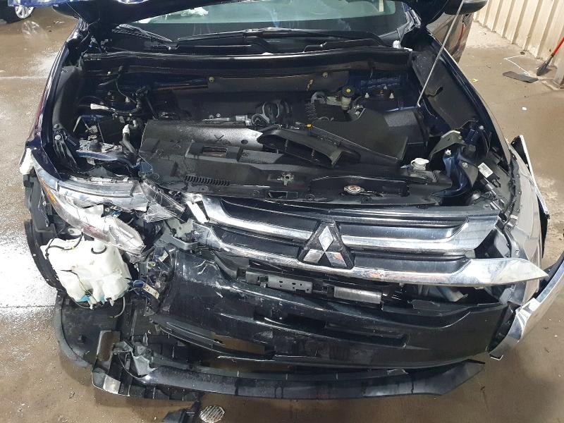 Продаж на аукціоні авто 2018 Mitsubishi Outlander, vin: JA4AZ3A38JZ031704, номер лоту: 74049455