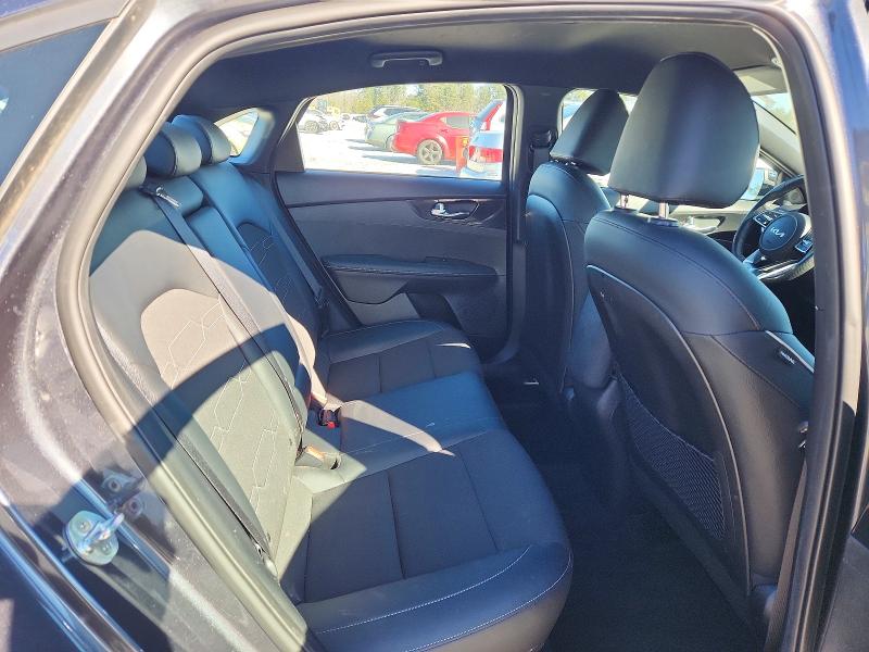 73609085 :رقم المزاد ، 3KPF54AD1NE492881 vin ، 2022 Kia Forte مزاد بيع
