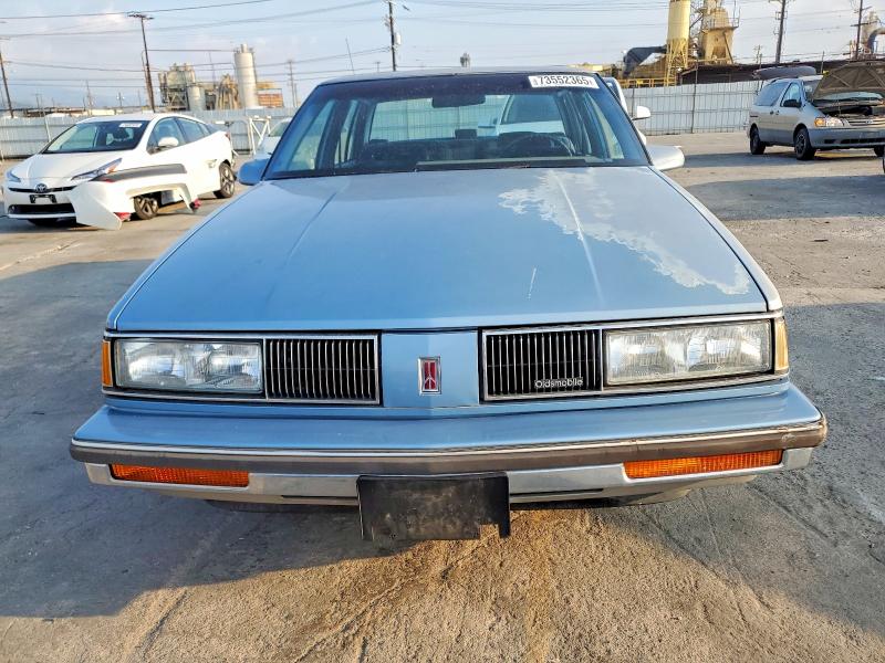 73552365 :رقم المزاد ، 1G3HY54CXKW332427 vin ، 1989 Oldsmobile Delta 88 مزاد بيع