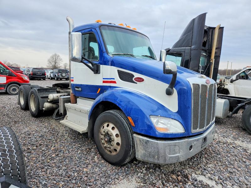 Auction sale of the 2017 Peterbilt Tractor 579, vin: 1XPBDP9XXHD432152, lot number: 72267195