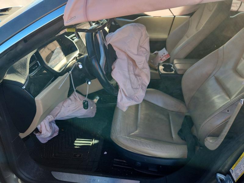 72348735 :رقم المزاد ، 5YJSA1E13FF109690 vin ، 2015 Tesla Model S مزاد بيع