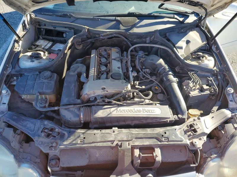 99570375 :رقم المزاد ، WDBRN47J22A325081 vin ، 2002 Mercedes-benz C مزاد بيع