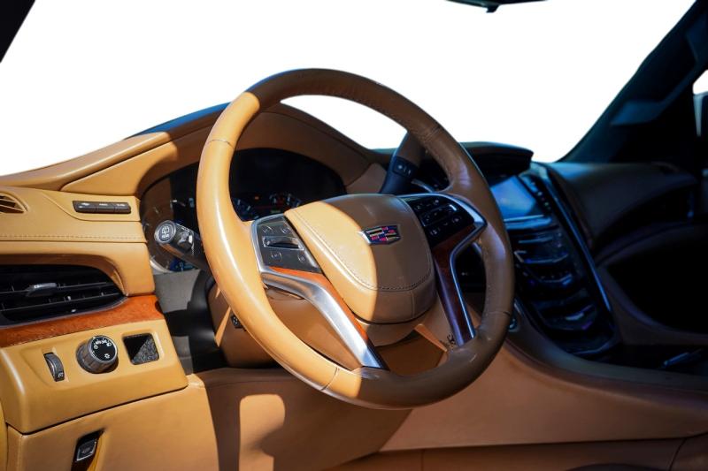 2017 Cadillac Escalade E მანქანა იყიდება აუქციონზე, vin: 1GYS3KKJ4HR256550, აუქციონის ნომერი: 74917265