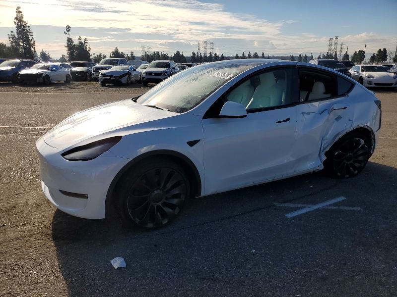 99717975 :رقم المزاد ، 7SAYGDEF3RF166579 vin ، 2024 Tesla Model Y مزاد بيع