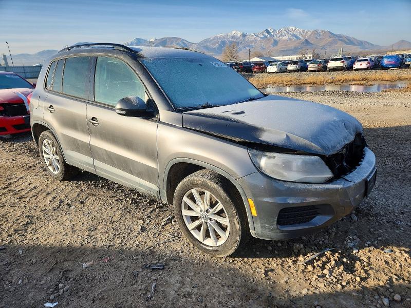 2015 Volkswagen Tiguan S მანქანა იყიდება აუქციონზე, vin: WVGBV7AX5FW563450, აუქციონის ნომერი: 73446725