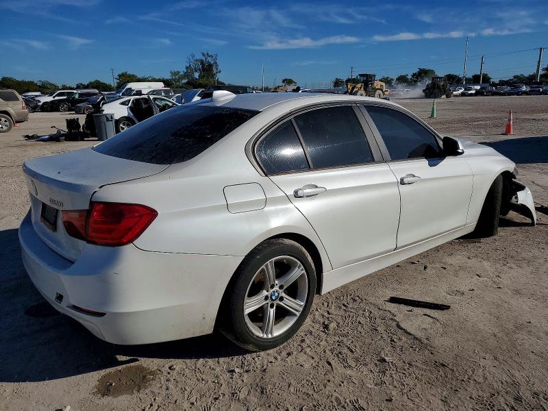 98490425 :رقم المزاد ، WBA3B1G56ENT01099 vin ، 2014 Bmw 320 مزاد بيع