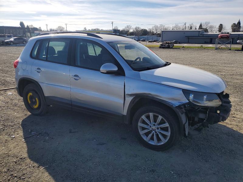 74465155 :رقم المزاد ، WVGAV7AX8HK036279 vin ، 2017 Volkswagen Tiguan مزاد بيع