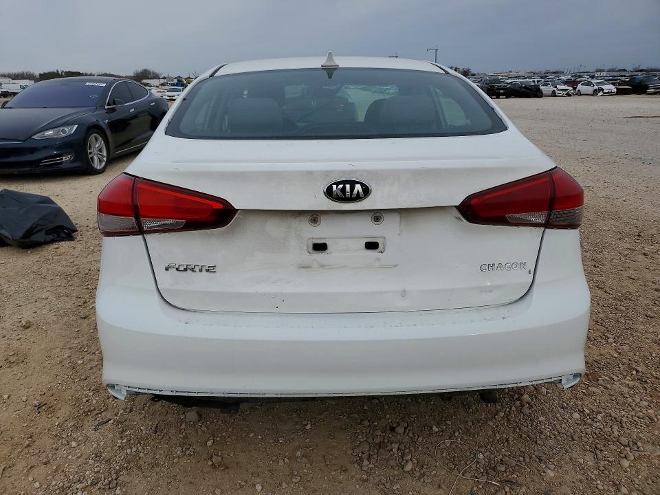 72255655 :رقم المزاد ، 3KPFK4A77HE066488 vin ، 2017 Kia Forte مزاد بيع