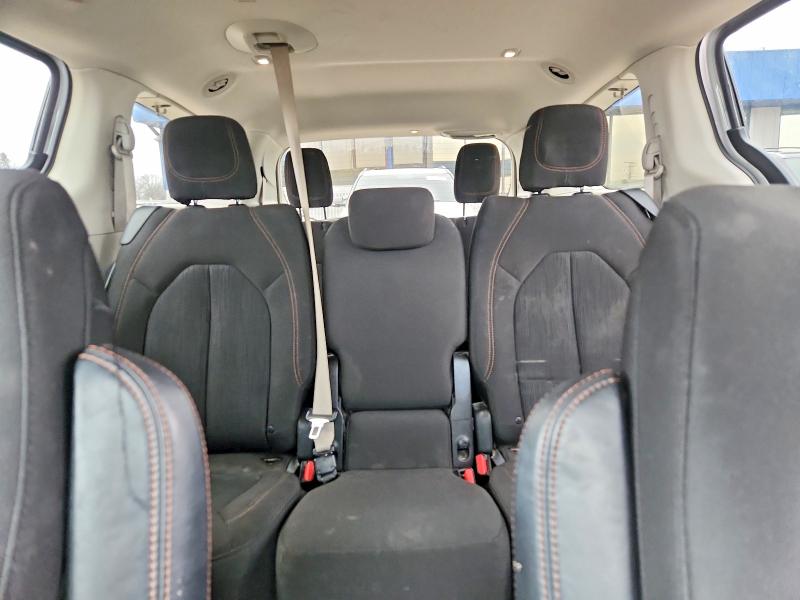 Продажа на аукционе авто 2018 Chrysler Pacifica, vin: 2C4RC1FGXJR125927, номер лота: 99506385