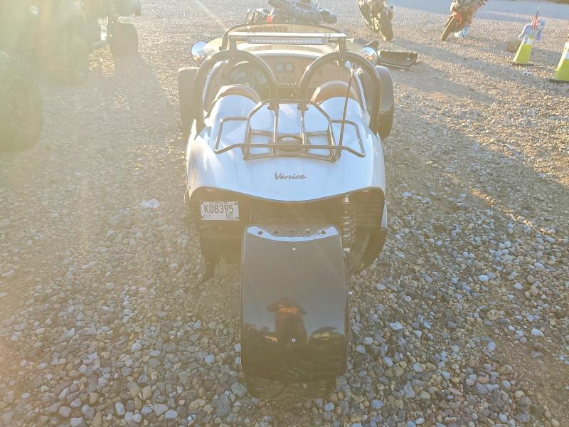 72404525 :رقم المزاد ، 7KGTC2V35LR000074 vin ، 2020 Vanderhall Venice مزاد بيع