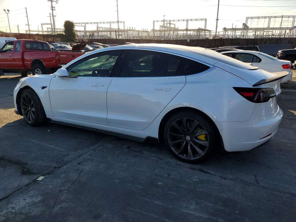 Продажа на аукционе авто 2018 Tesla Model 3, vin: 5YJ3E1EB5JF111600, номер лота: 75611155