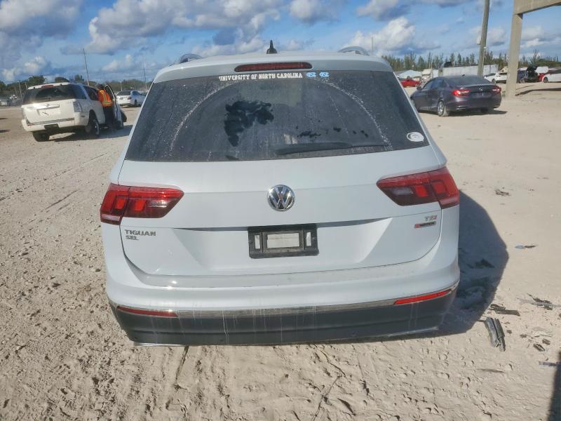 99849275 :رقم المزاد ، 3VV4B7AX7JM191576 vin ، 2018 Volkswagen Tiguan مزاد بيع