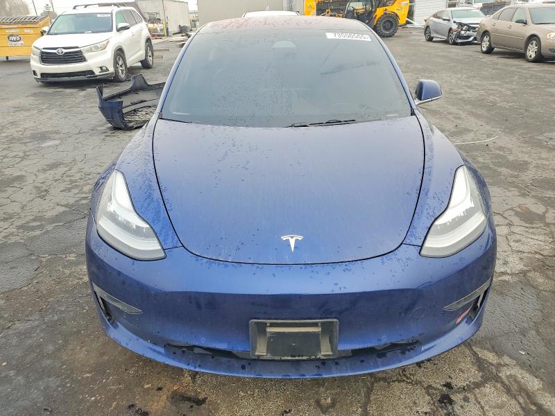 73550555 :رقم المزاد ، 5YJ3E1EA8JF040254 vin ، 2018 Tesla Model 3 مزاد بيع