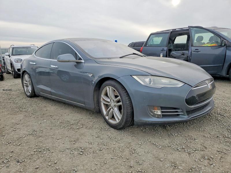 Продажа на аукционе авто 2013 Tesla Model S, vin: 5YJSA1DP6DFP07422, номер лота: 74747115