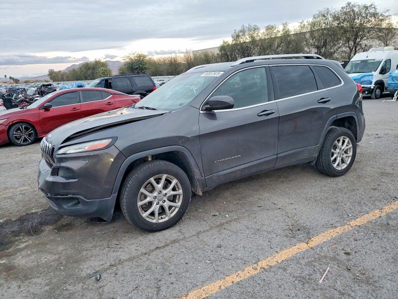 99357925 :رقم المزاد ، 1C4PJMCS3HW615361 vin ، 2017 Jeep Cherokee مزاد بيع