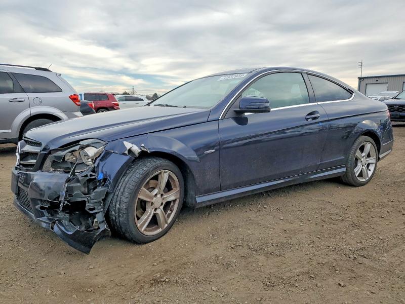 Продаж на аукціоні авто 2012 Mercedes-benz C, vin: WDDGJ4HB4CF925137, номер лоту: 72932935