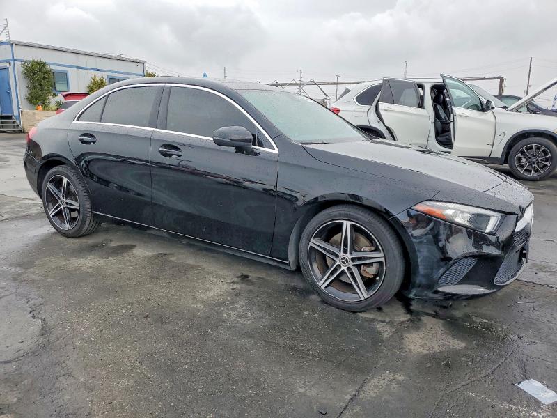 74287005 :رقم المزاد ، WDD3G4EB9KW017296 vin ، 2019 Mercedes-benz A مزاد بيع