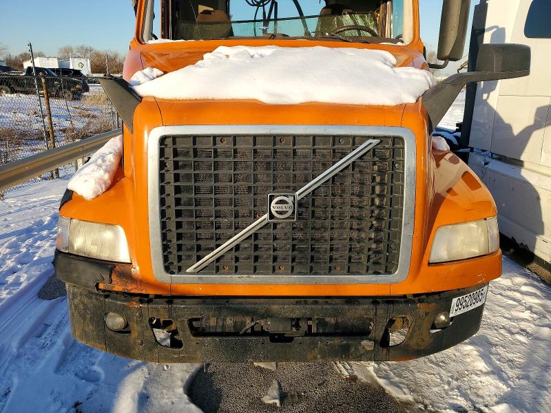 Продажа на аукционе авто 2015 Volvo Vnm, vin: 4V4MC9EH9FN911858, номер лота: 99520985