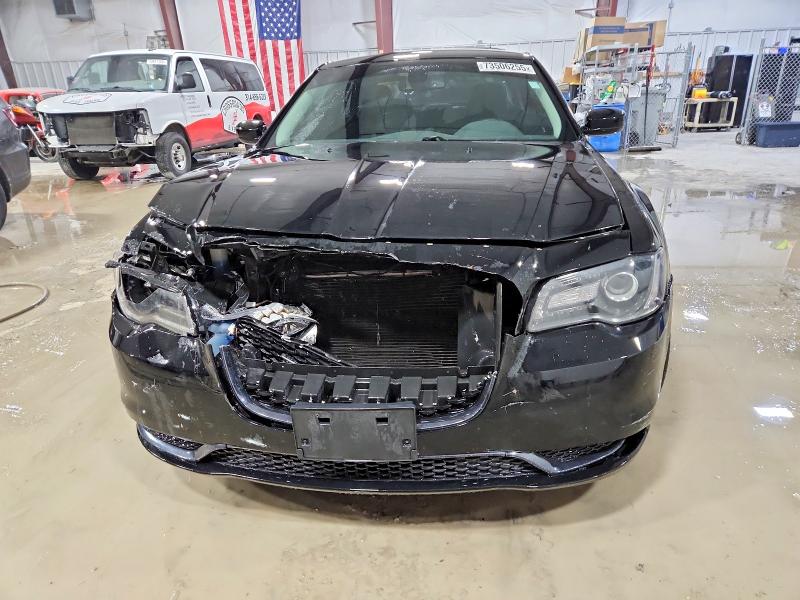 73506255 :رقم المزاد ، 2C3CCAAG0JH320989 vin ، 2018 Chrysler 300 Tourin مزاد بيع