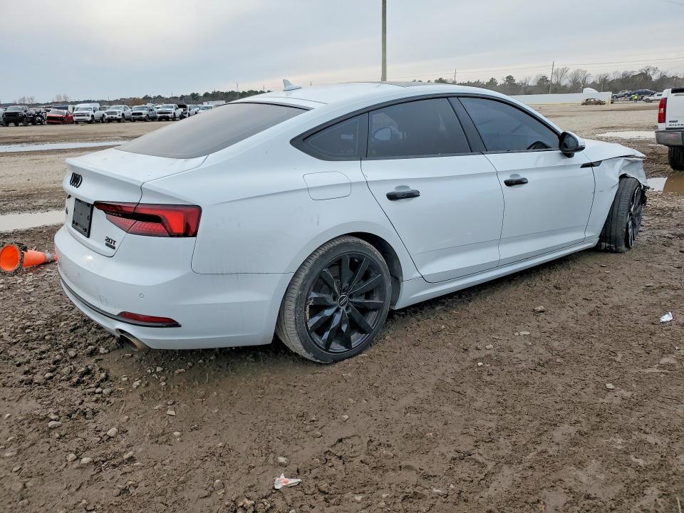 75500565 :رقم المزاد ، WAUBNCF52JA057727 vin ، 2018 Audi A5 مزاد بيع