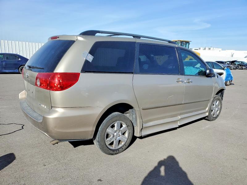 74264405 :رقم المزاد ، 5TDKK4CC8AS337076 vin ، 2010 Toyota Sienna مزاد بيع