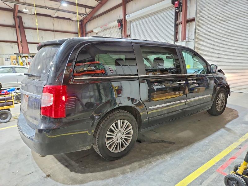 73303965 :رقم المزاد ، 2C4RC1CG5FR602775 vin ، 2015 Chrysler Town & Country مزاد بيع