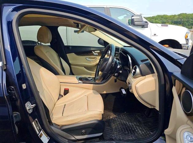 Продажа на аукционе авто 2017 Mercedes-benz C 300 4mat, vin: 55SWF4KBXHU216920, номер лота: 75005135