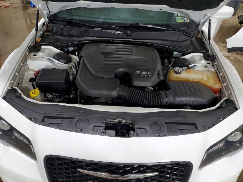 Продажа на аукционе авто 2018 Chrysler 300, vin: 2C3CCAGGXJH149515, номер лота: 72392595