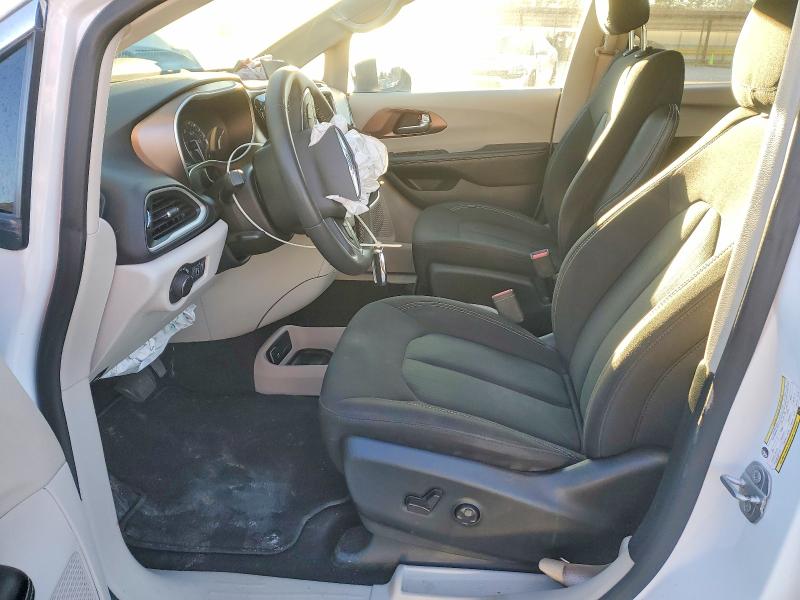 73495485 :رقم المزاد ، 2C4RC1CG6NR226120 vin ، 2022 Chrysler Voyager مزاد بيع