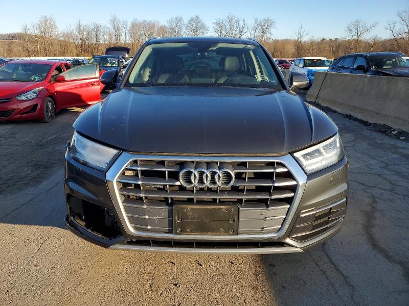 98914815 :رقم المزاد ، WA1BNAFY1J2237044 vin ، 2018 Audi Q5 مزاد بيع