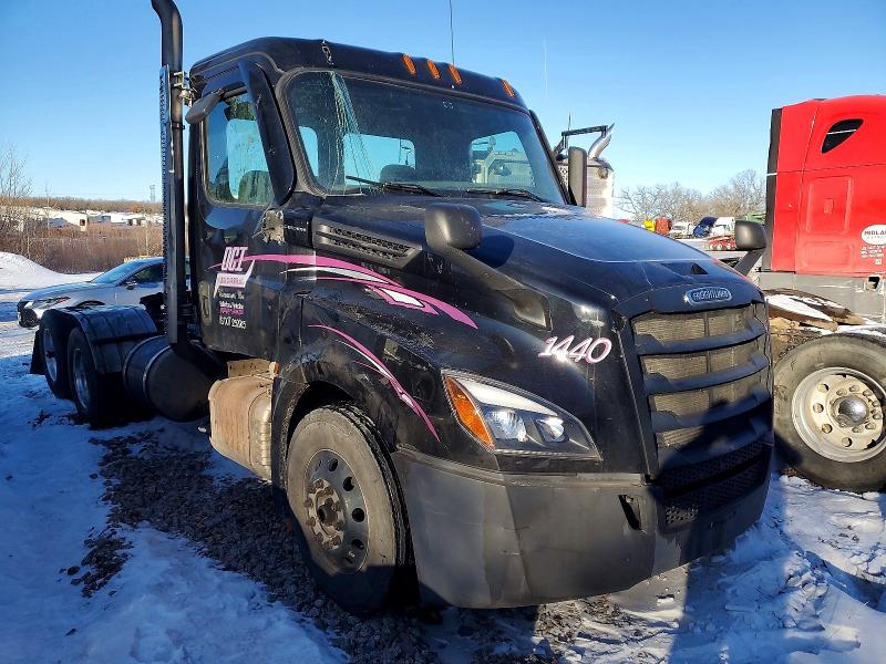 2022 Freightliner Cascadia 1 მანქანა იყიდება აუქციონზე, vin: 3AKJHLDV7NDND6936, აუქციონის ნომერი: 90500405