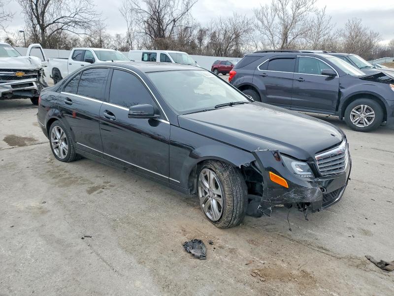 Продажа на аукционе авто 2013 Mercedes-benz C, vin: WDDGF8AB3DR251856, номер лота: 99764295