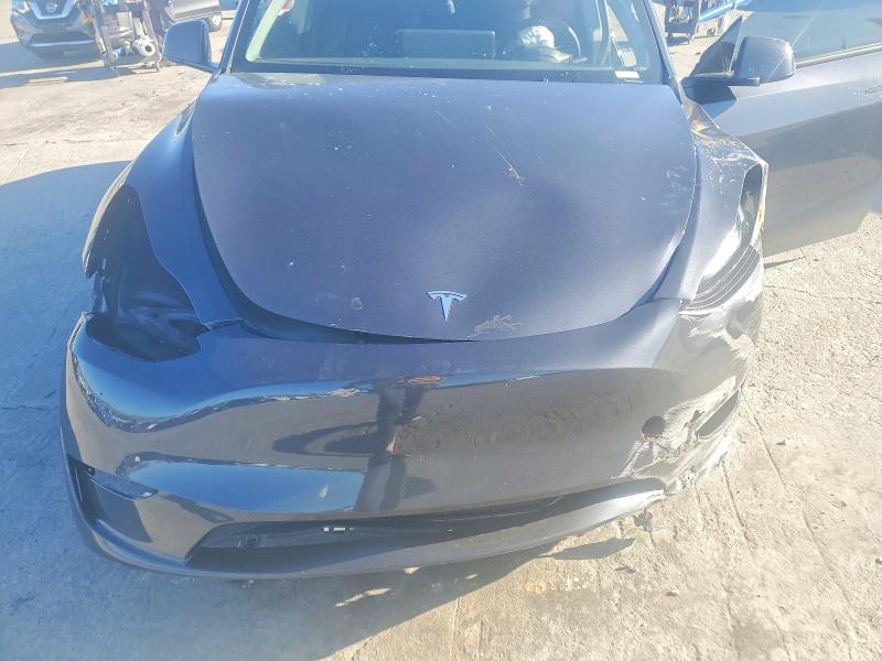 2025 Tesla Model Y მანქანა იყიდება აუქციონზე, vin: 7SAYGDED8SF266858, აუქციონის ნომერი: 99578515