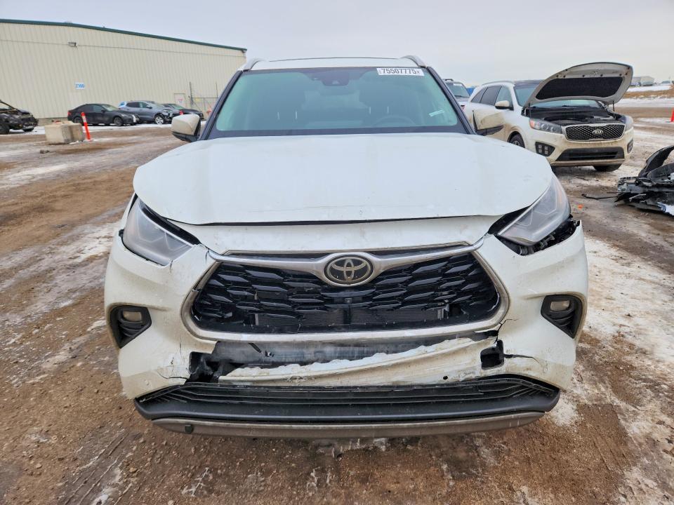 Продажа на аукционе авто 2022 Toyota Highlander, vin: 5TDFZRBH2NS214743, номер лота: 75507775