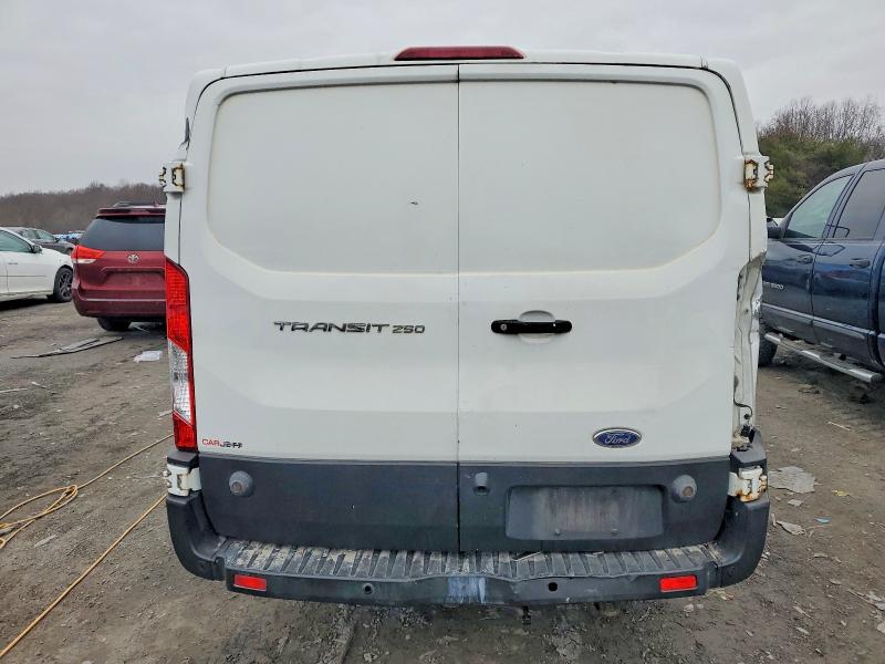 59001186 :رقم المزاد ، 1FTYR2ZM5KKB09894 vin ، 2019 Ford Transit مزاد بيع